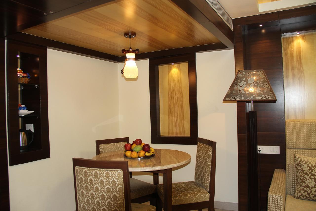 Golden Gate Hotel Indore Exterior foto